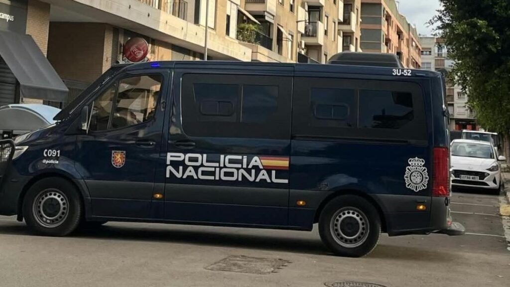 Desahucian en Burjassot a Daniel, profesor de la UV, tres horas antes de la hora programada